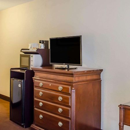 Quality Inn & Suites Pensacola Bayview Ferry Pass Esterno foto