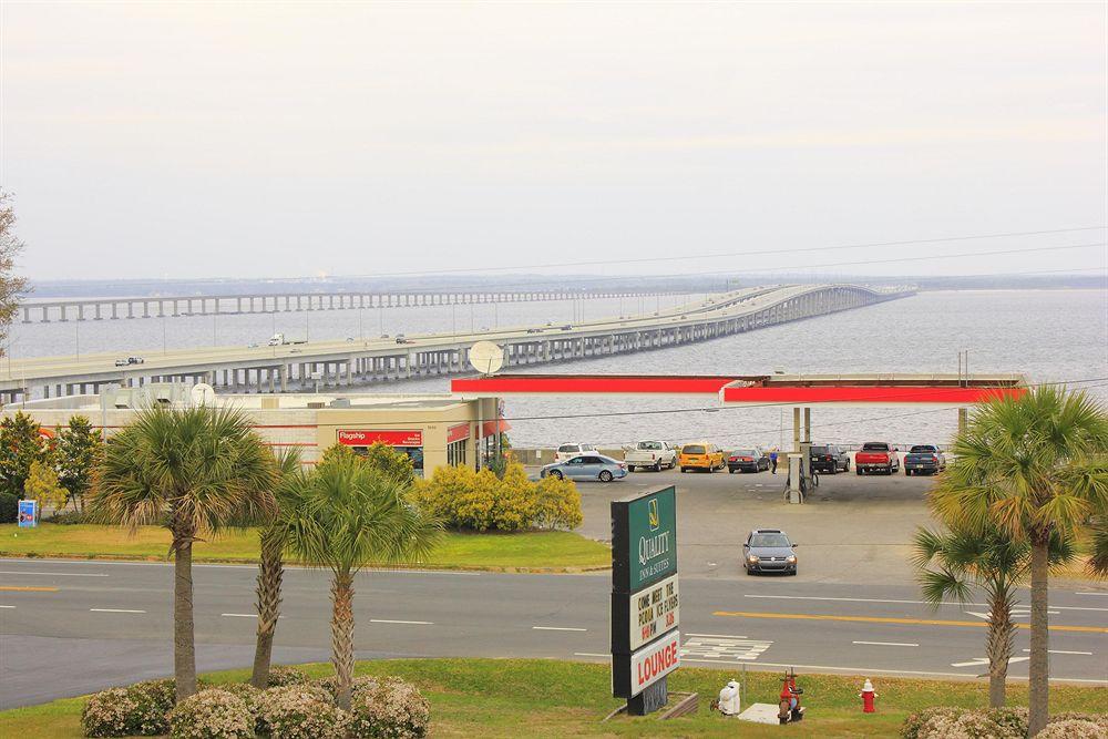 Quality Inn & Suites Pensacola Bayview Ferry Pass Esterno foto