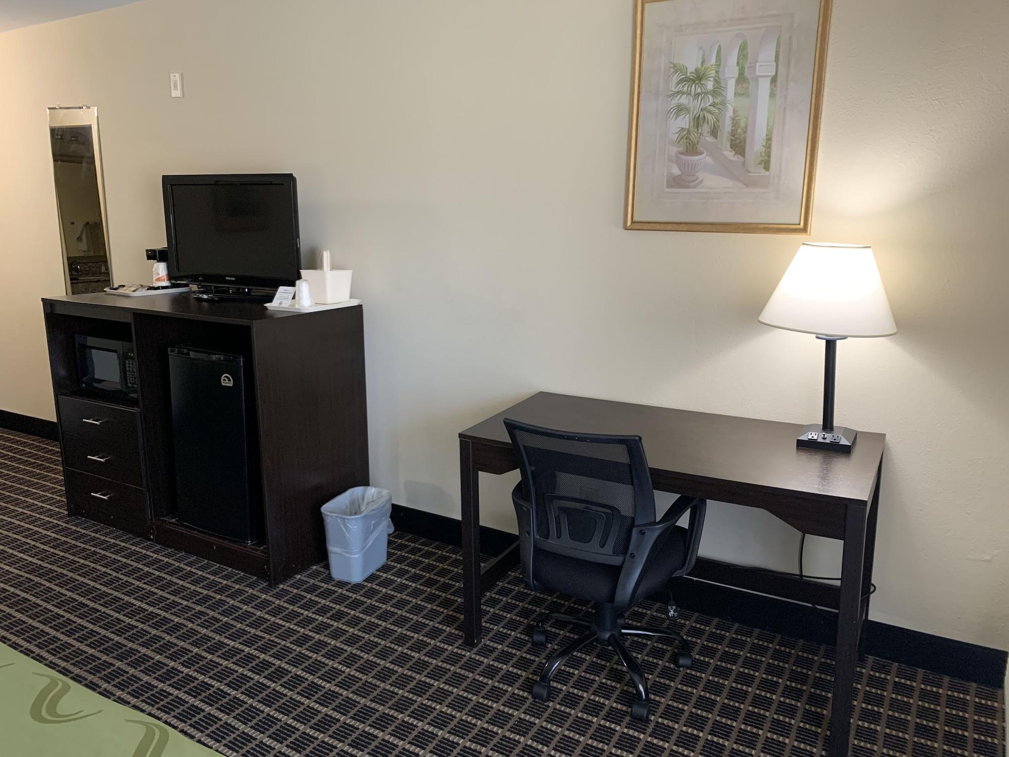 Quality Inn & Suites Pensacola Bayview Ferry Pass Esterno foto
