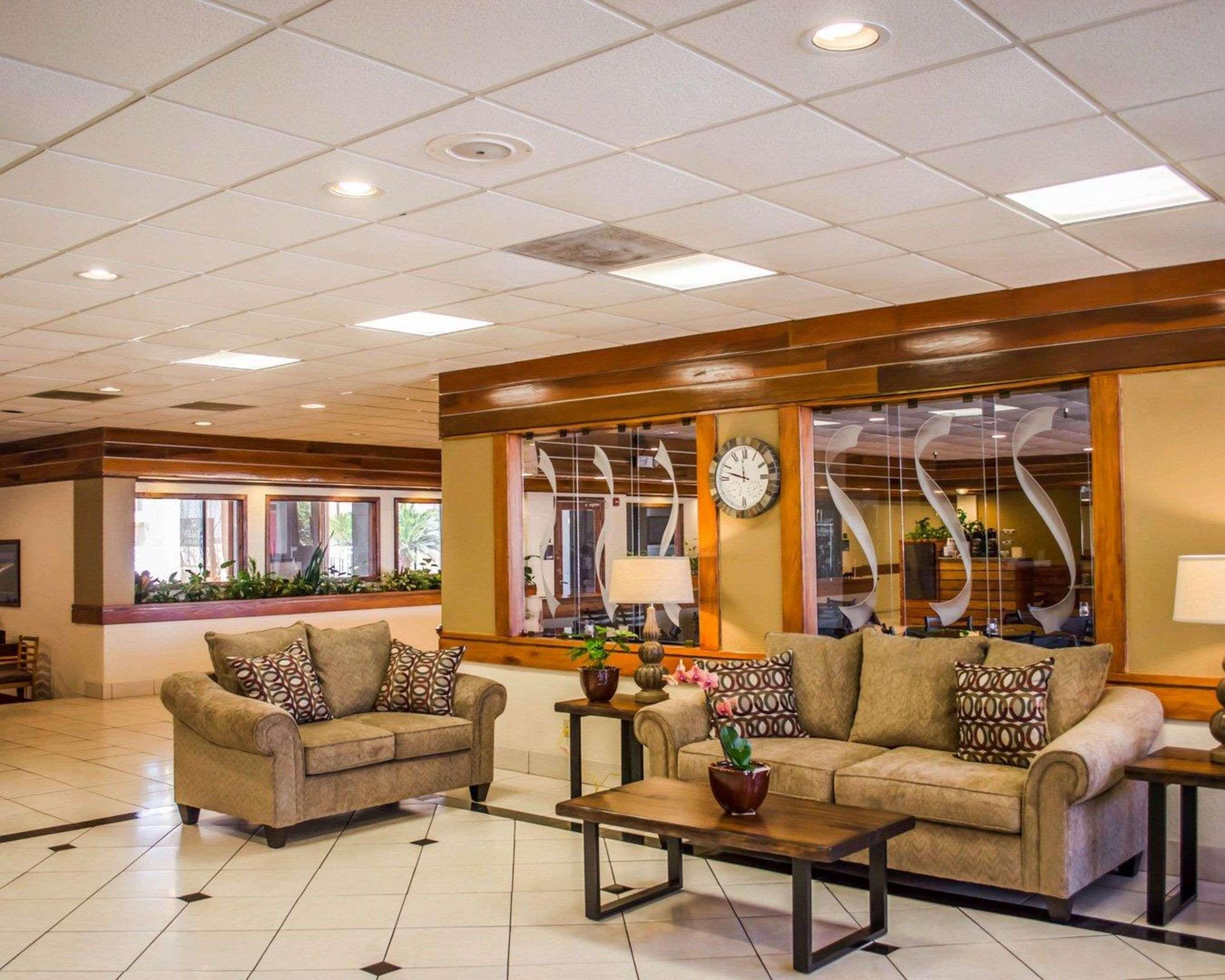 Quality Inn & Suites Pensacola Bayview Ferry Pass Esterno foto